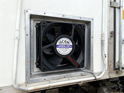 AVC散热风扇(三洋风扇)在小型冷藏卡车集装箱的散热应用图