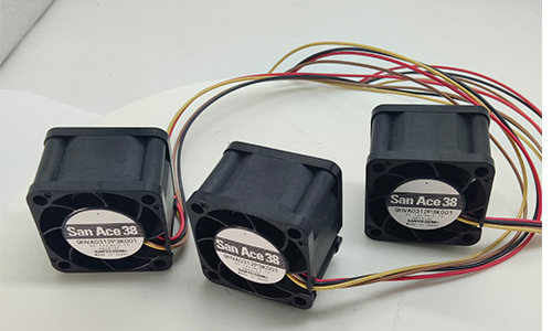 为什么顶级通信设备商，开始疯狂追捧这种“迷你型”强力散热风扇？——38X38X28mm微型轴流散热风扇3